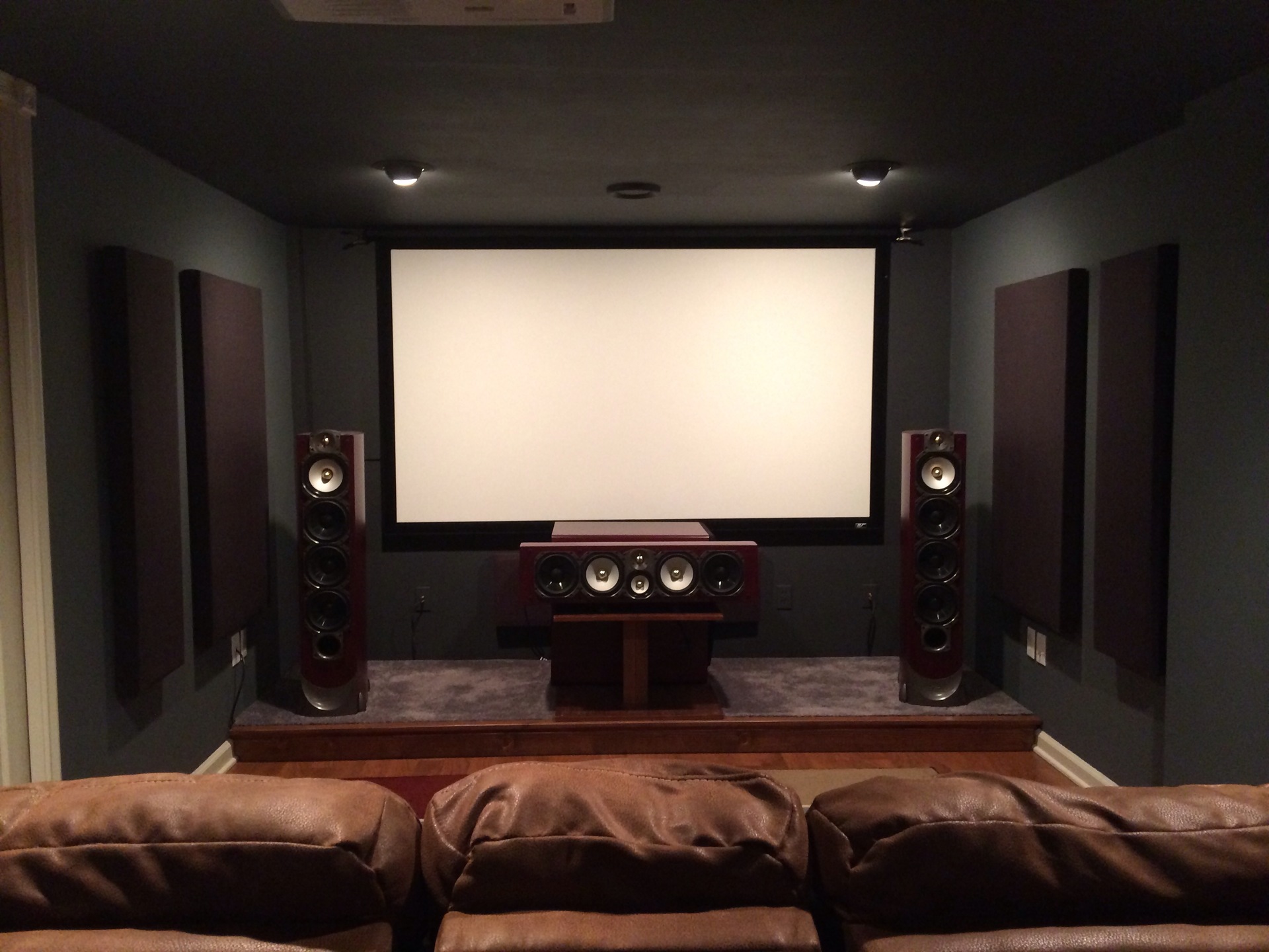 zebracatzebra's Home Theater Gallery - Basement Theater (42 photos)