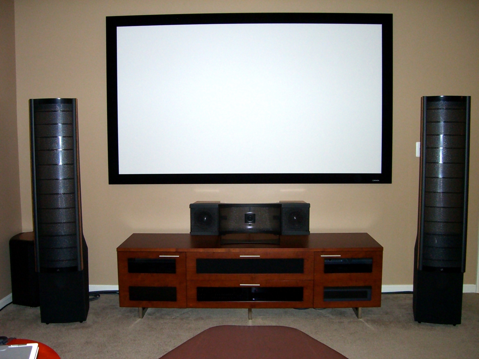 KCWolfPck's Home Theater Gallery - Martin Logan Home Theater (45 photos)