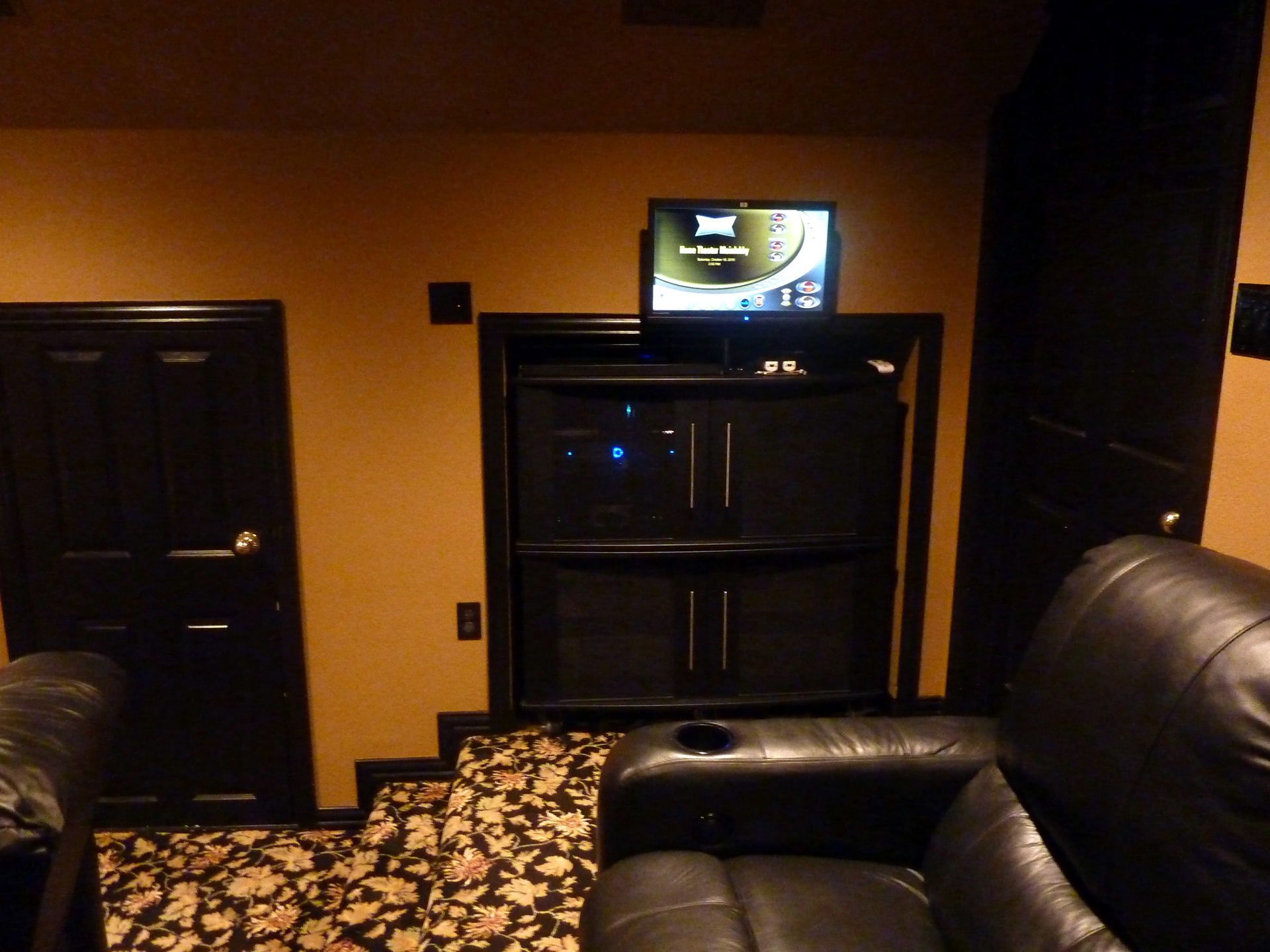 rkhobbit's Home Theater Gallery Home Theater (21 photos)