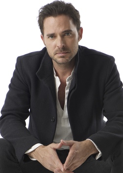 Manolo Cardona