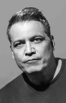 Holt McCallany