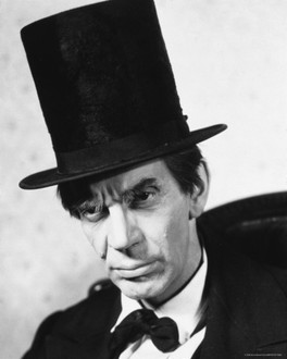 Raymond Massey (I)