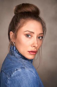 Alexandra Vino