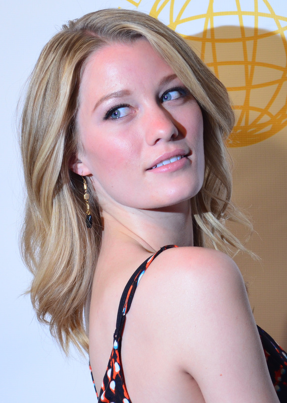 Ashley Hinshaw   42107 1 Large 