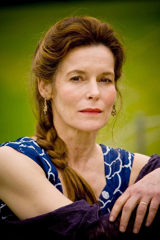 Alice Krige 8035