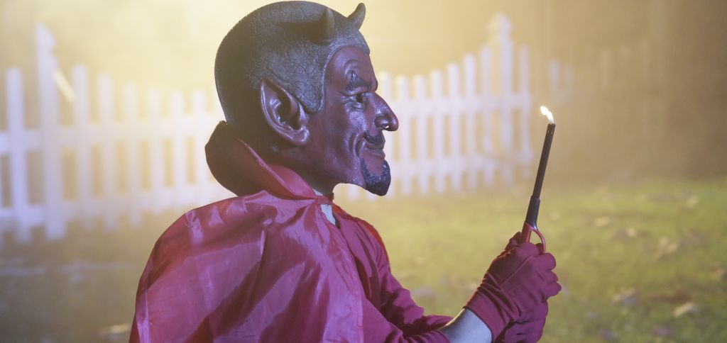 Tales of Halloween (2015)