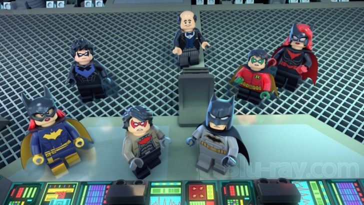 LEGO DC: Batman - Family Matters Blu-ray (with LEGO Mini Ultimate Batmobile  Figure)