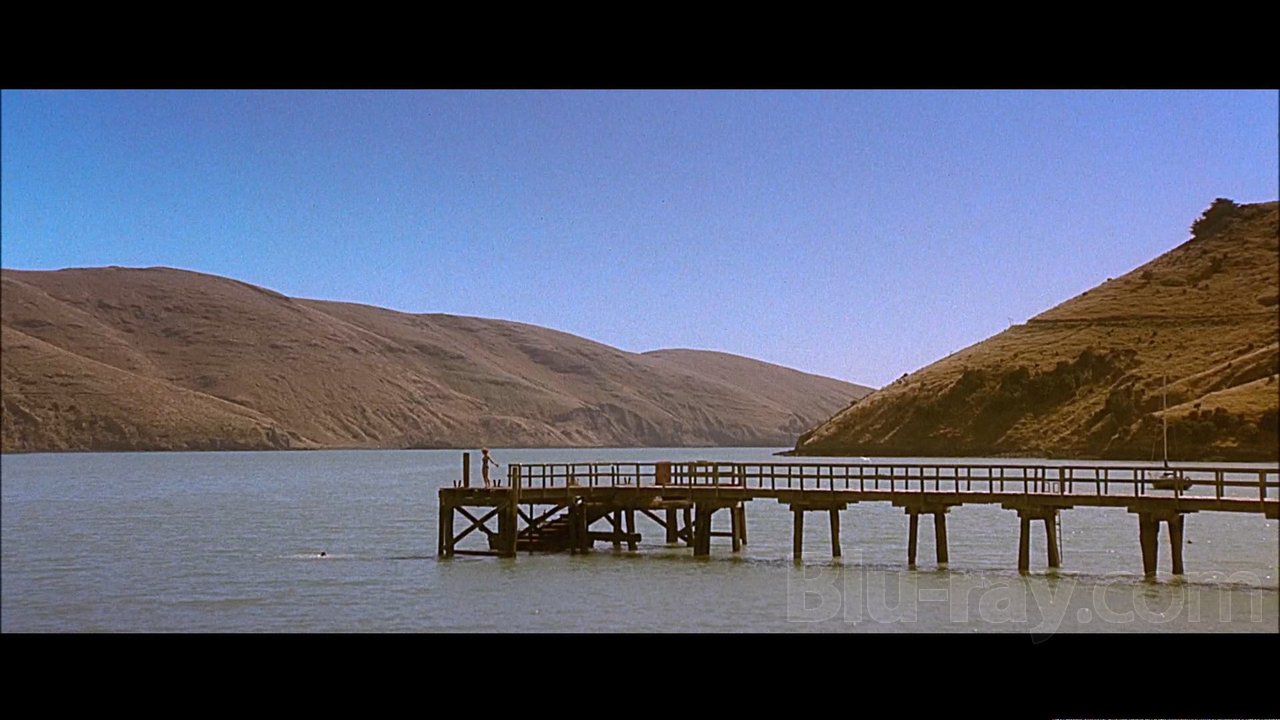 https://images.static-bluray.com/reviews/5056_10_large.jpg