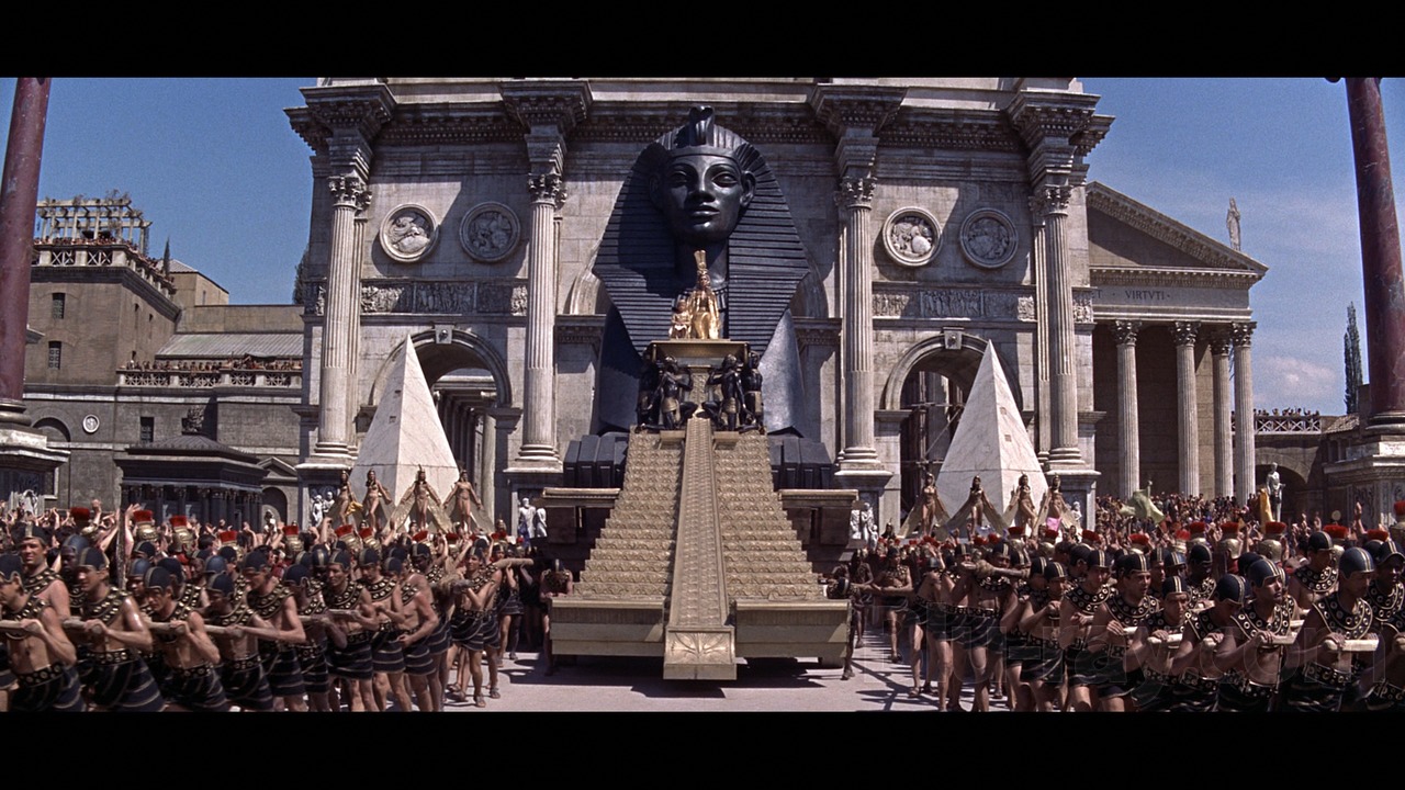 https://images.static-bluray.com/reviews/8072_21_large.jpg